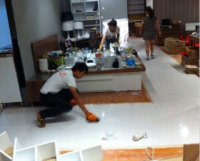 专业开荒保洁服务，打造万家国际家居红苹果专卖店的完美亮相